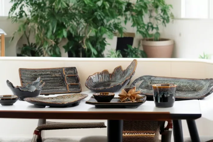 Earth Fire reactive-glaze plate showing natural variation